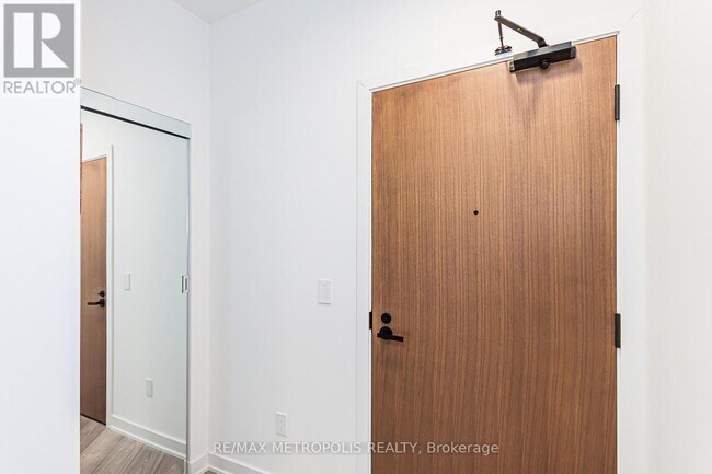 Photo - 8 Tippett Rd Unit 1005