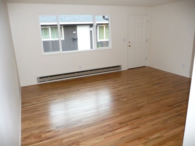 Photo - 620 SE 47th Ave