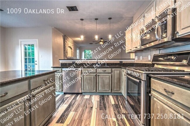 Photo - 1009 Oaklands Dr