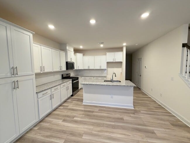 Photo - Mebane / Townhouse