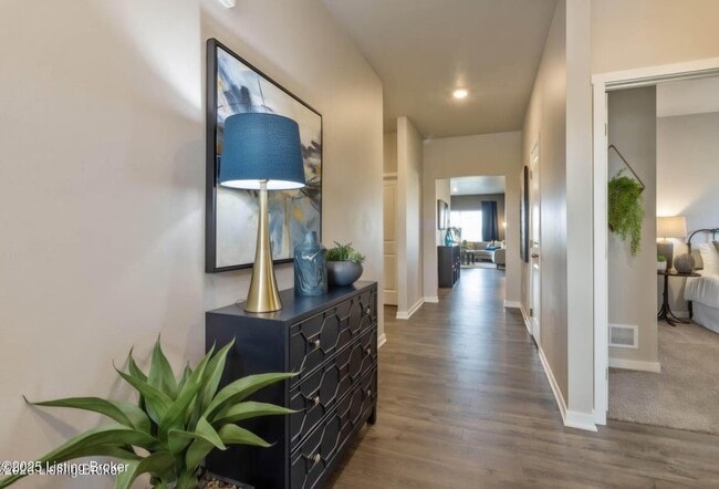 Photo - 1507 Robin Rd