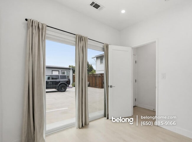 Photo - 1395 Vine St