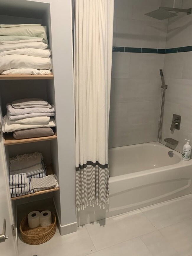 290 Superior St Unit Garden Suite