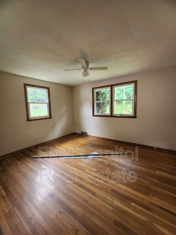 Photo - 755 York St