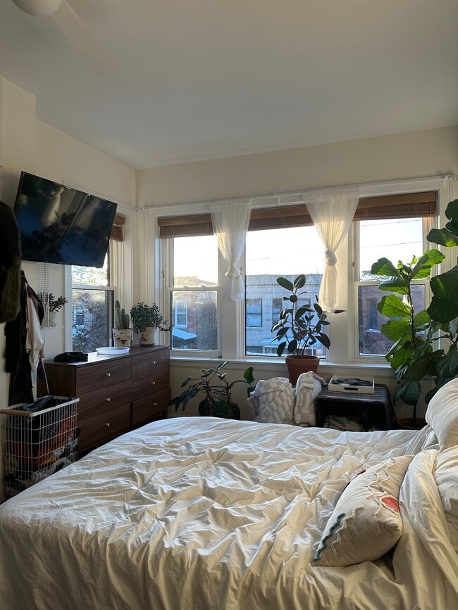 Photo - 2429 N California Ave Unit # 2