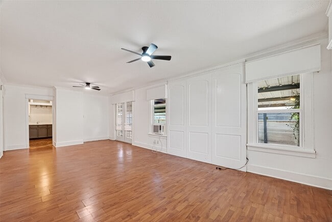 Photo - 5618 Belmark St