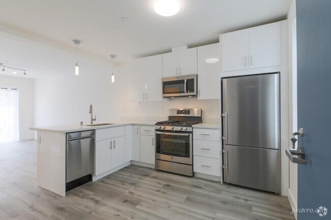 Building Photo - 3933 Mission St Unit 6 Rental