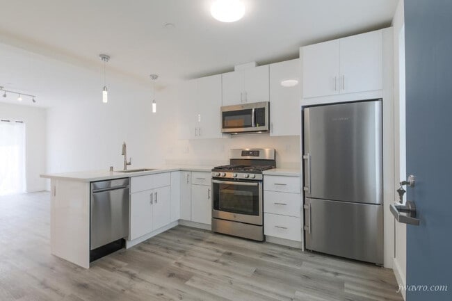 Building Photo - 3933 Mission St Unit 6 Rental