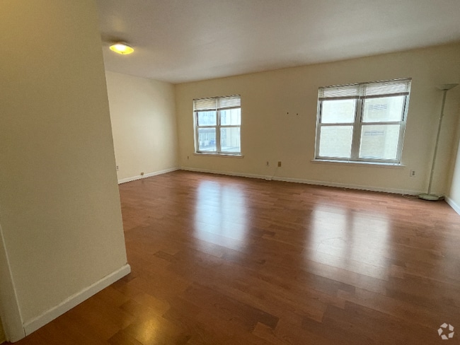 Building Photo - 139 N 9th St Rental