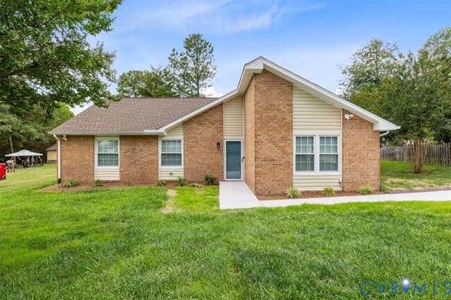 Building Photo - 7905 Tamarind Dr