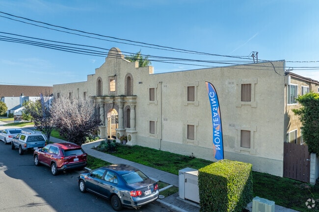 Building Photo - 291 Avocado St.