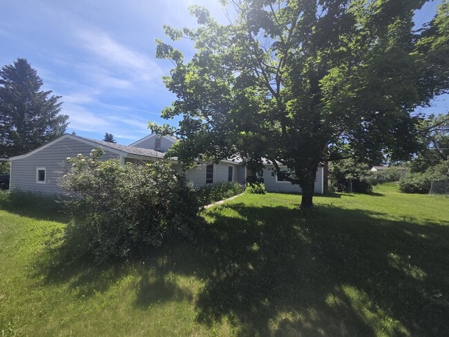 Building Photo - 2406 Durston Rd
