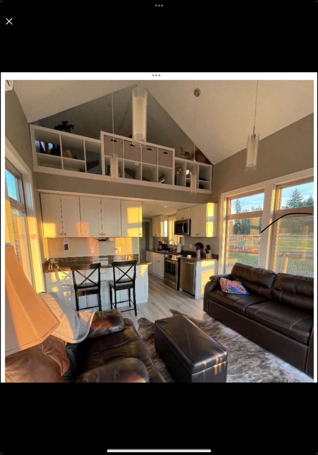 High ceilings - 35227 58th Ave S House