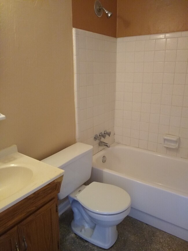 1721 Dixon Unit 32
