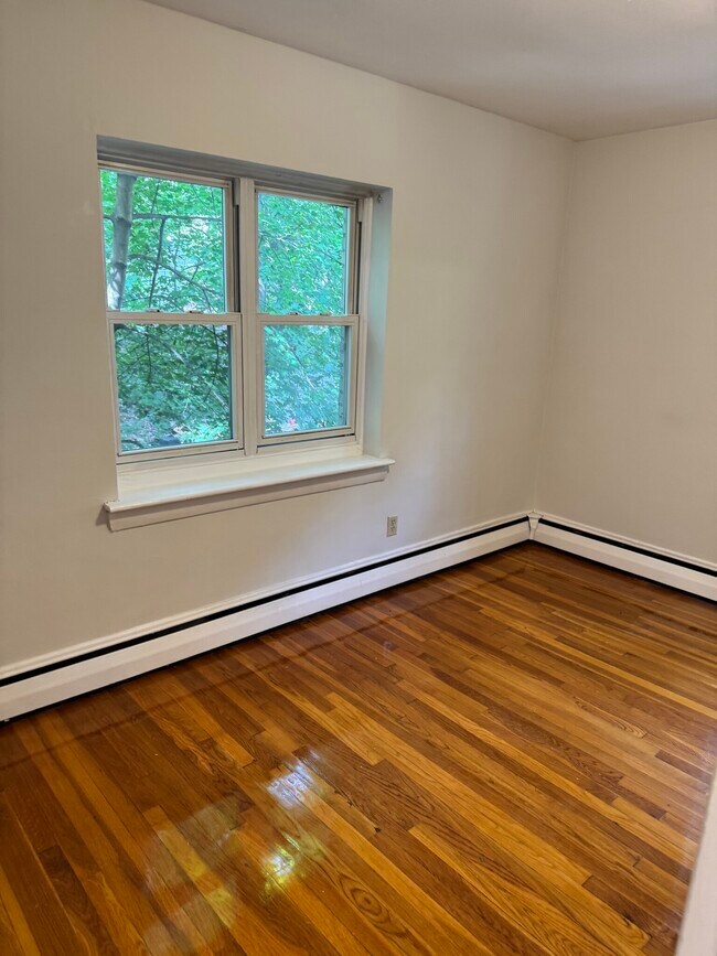 Photo - 77 Chiswick Rd