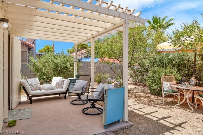 Photo - 760 Thousand Oaks Dr