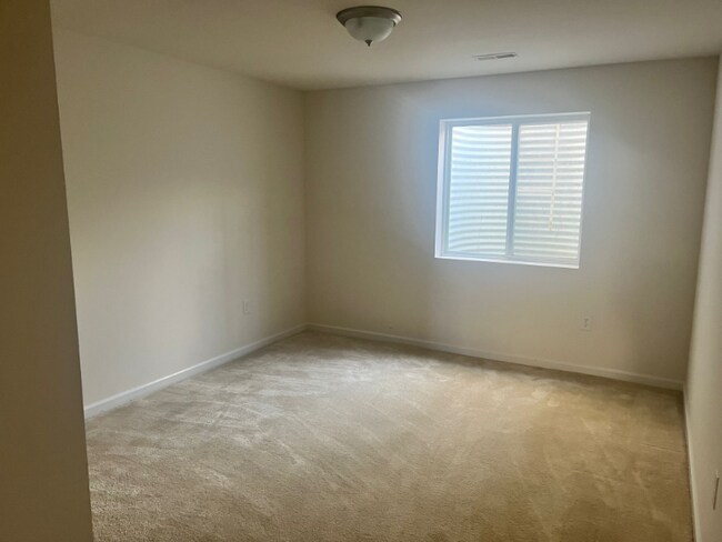 Photo - 1105 Centre Lake Dr