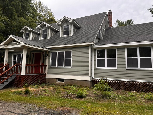 6 Crescent St