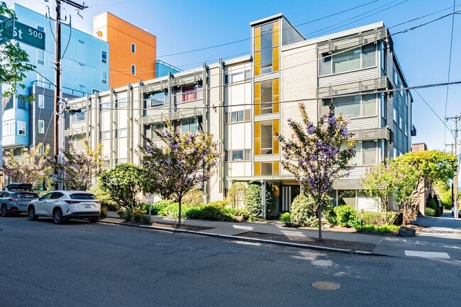 Photo - Camelot Apartments