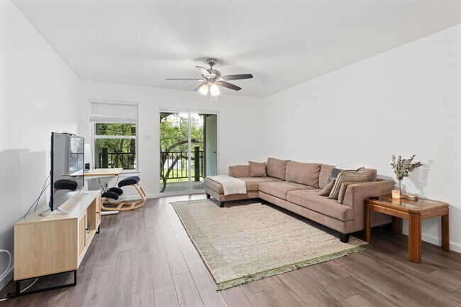Photo - 3604 Clawson Rd Unit 203
