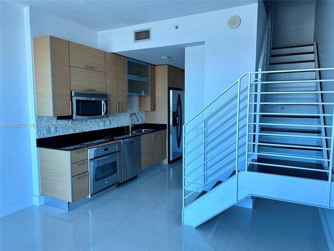 Photo - 60 SW 13th St Unidad 2213