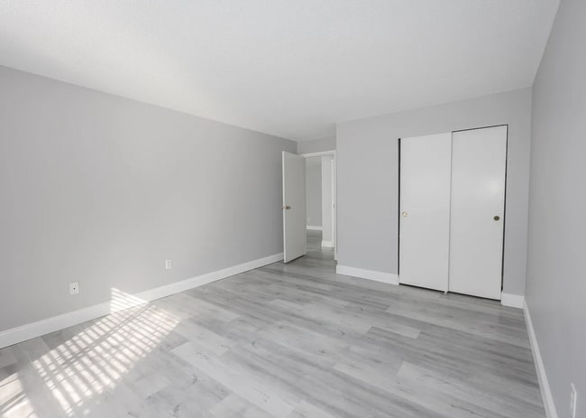 Photo - 1 Pembroke Dr Unit 19