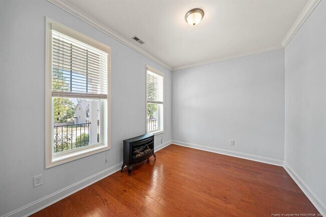 Photo - 204 Executive Dr