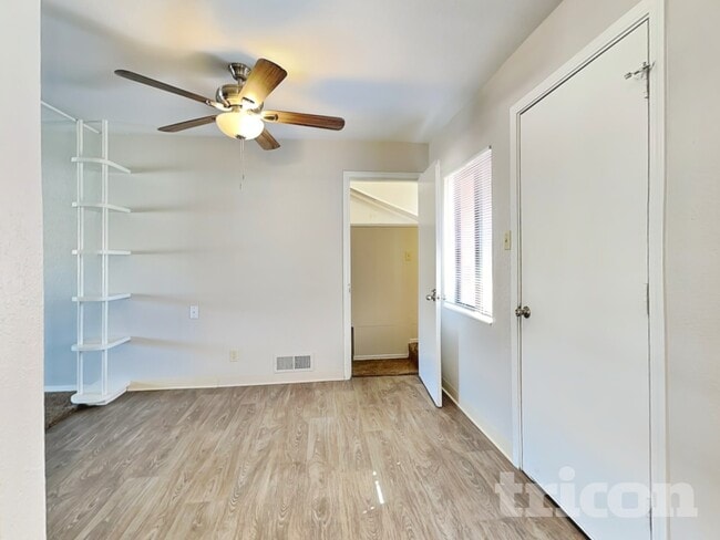 Photo - 1370 University Terrace