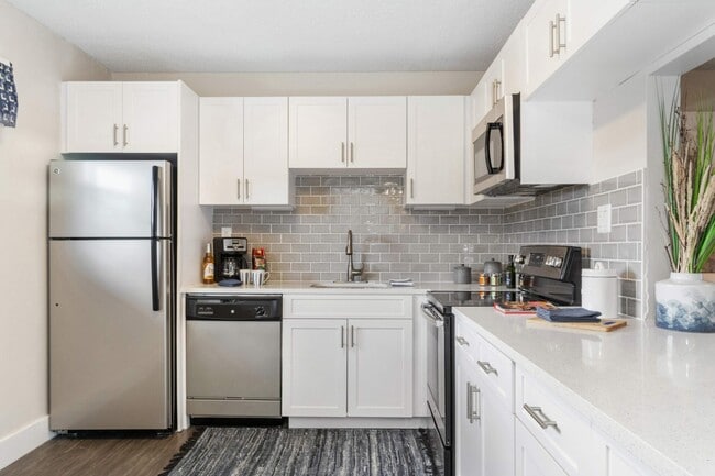 Photo - Aventura Oaks Apartments