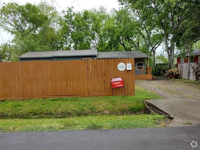 Building Photo - 1108 Niagara St Rental