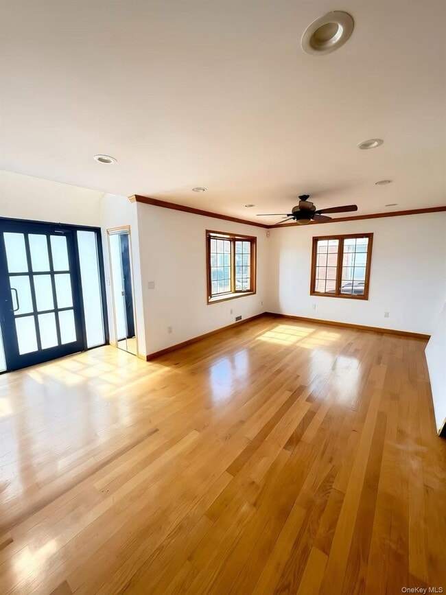 Photo - 76-11 270th St