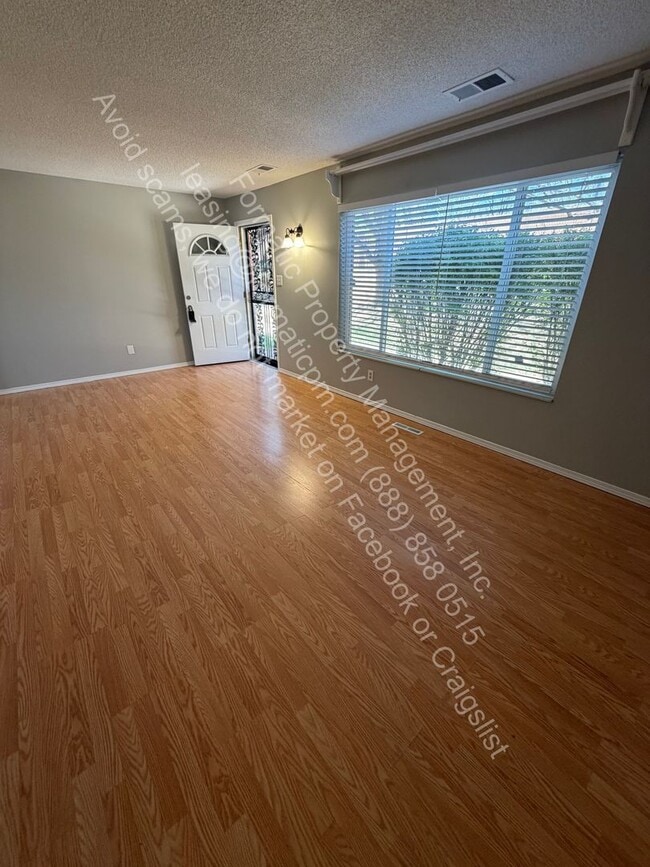 Photo - 3814 S Yosemite St