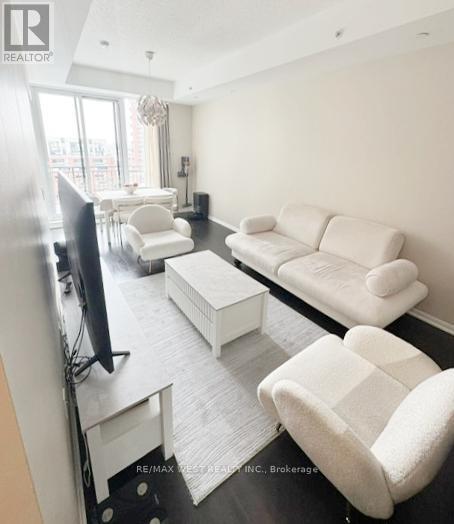 Photo - 830 Lawrence Ave W Unité 825