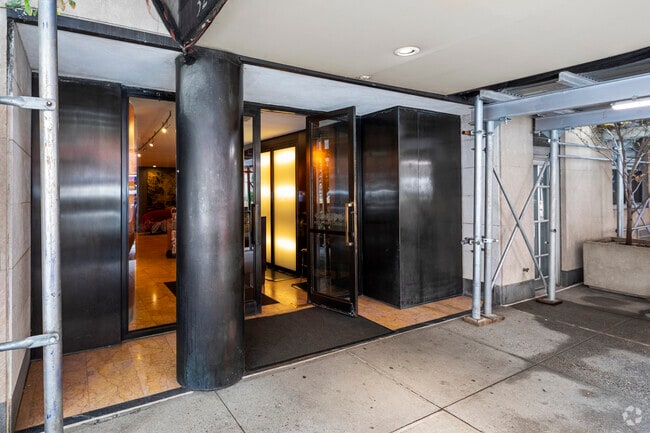 Photo - 32 Gramercy Park S