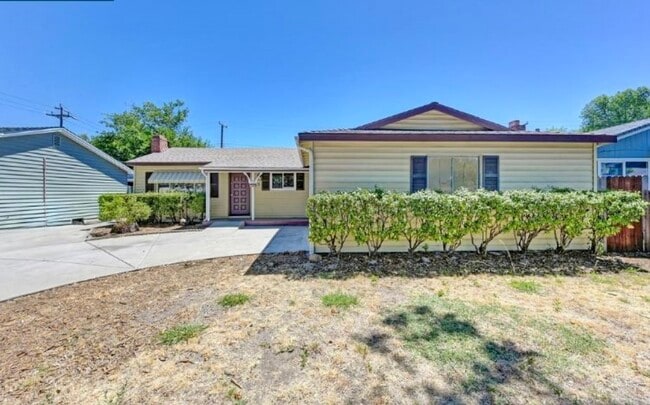 Photo - 7465 24th St