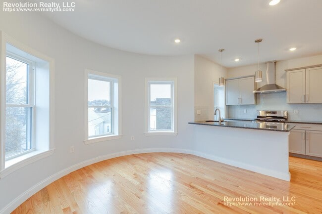 Photo - 15 Kenilworth St Unit #3