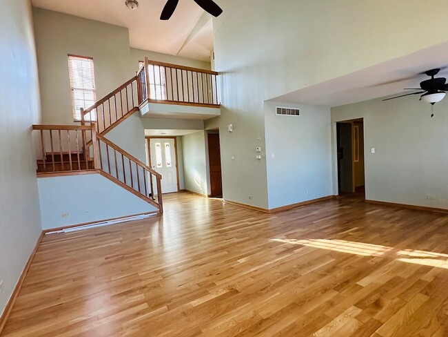 Great Room/Living Room - 1617 Estate Cir House