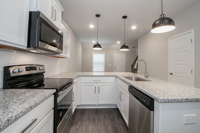 Photo - 220 Drayton Dr