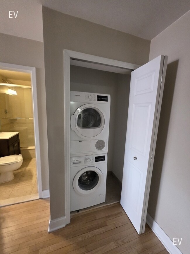 Photo - 310 Greenwich St Unidad ev7J