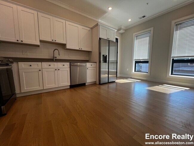 Photo - 16 Highgate St Unit 2