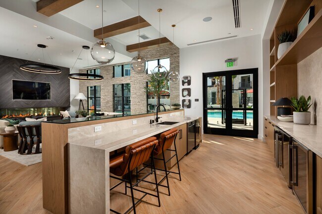 Photo - Artisan at the Village of Escaya