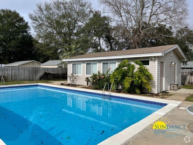 Building Photo - Adorable Studio Cottage in Fort Walton Beach Rental