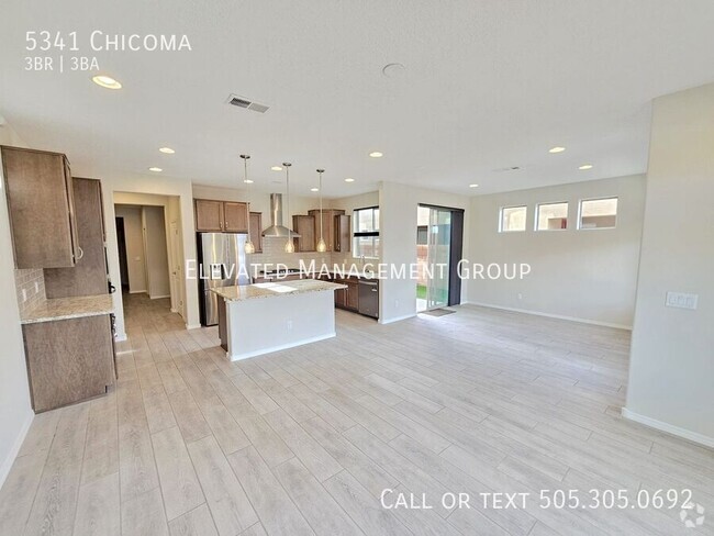 Building Photo - Brilliant, newer Santa Fe gem. 2023 built ... Rental