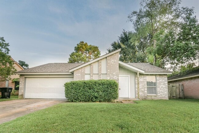 Photo - 16959 Nicole Ln House