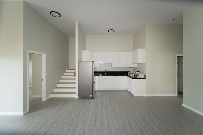 Building Photo - 99-806 Aliipoe Dr Unit Front 3 Rental