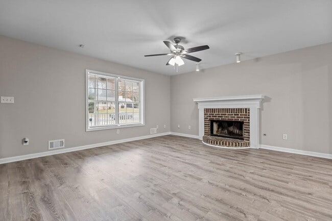 Photo - 631 Saddlewood Dr