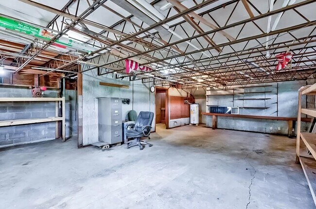 Photo - 4600 Lakeshore Dr