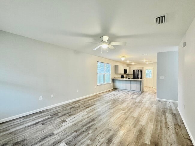 Photo - 704 E Chestnut Ave