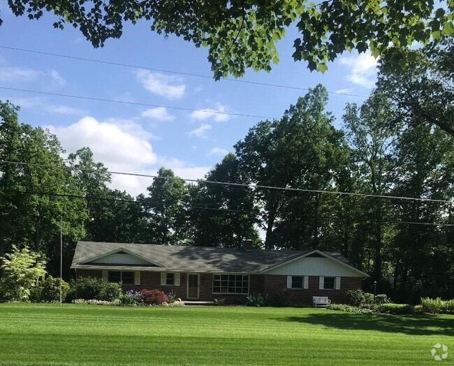 Building Photo - 1507 Armacost Rd Rental