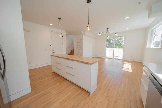 Photo - 848 32nd St Unit 848 32nd Street